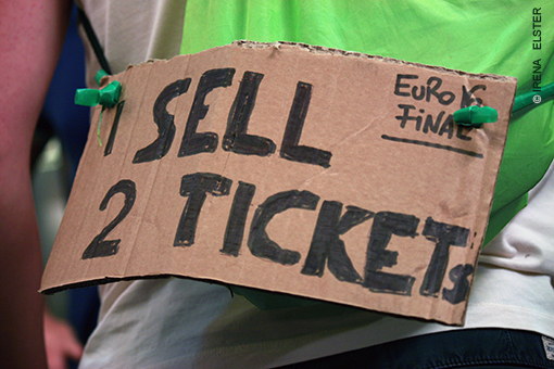 I sell 2 tickets - PHOTO IRENA ELSTER